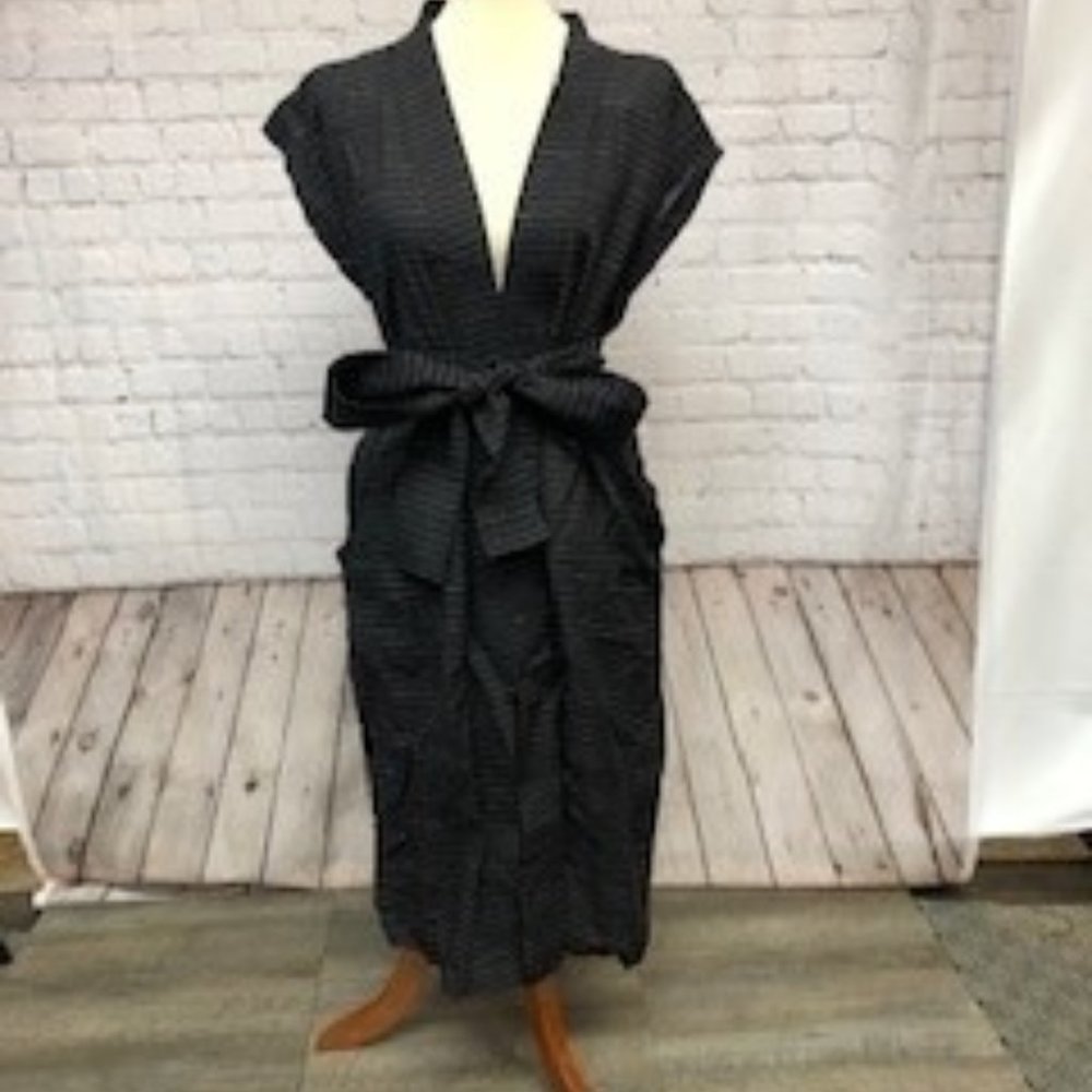 Handloom Black with gold threading (one size) Kaftans